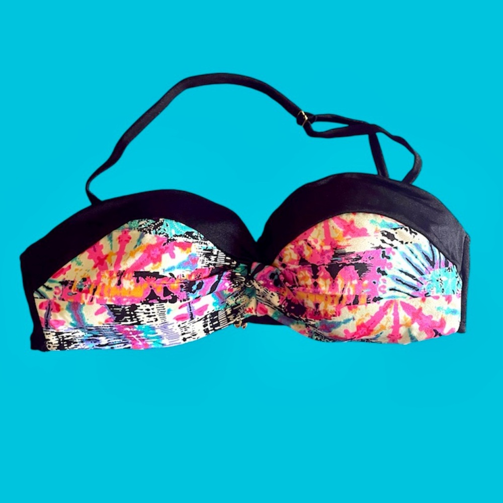 Jessica Simpson swim top